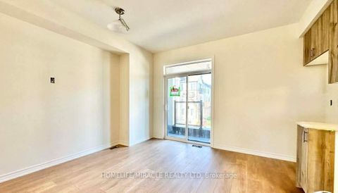 Photo 11 at 432 Okanagan Path, Donevan, Oshawa