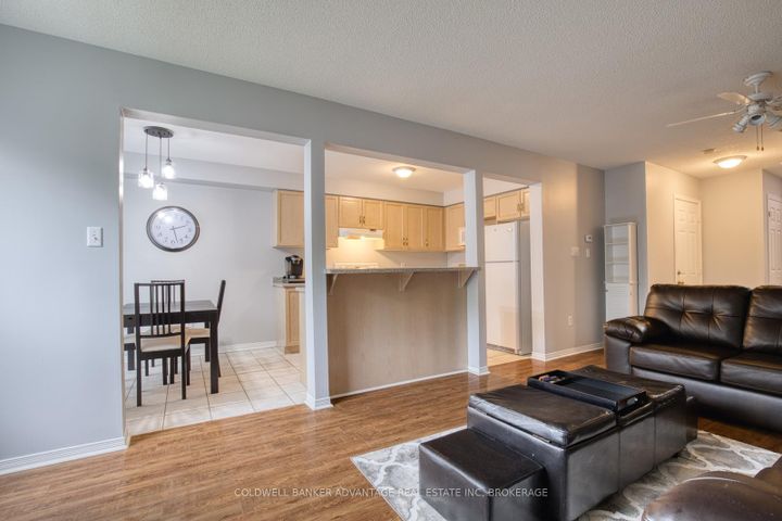 Photo 7 at 2 - 800 Paramount Drive, Stoney Creek Mountain, Hamilton