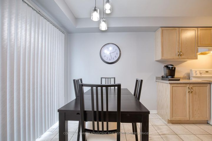 Photo 12 at 2 - 800 Paramount Drive, Stoney Creek Mountain, Hamilton