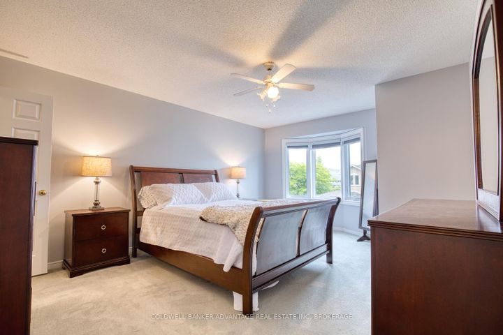 Photo 14 at 2 - 800 Paramount Drive, Stoney Creek Mountain, Hamilton