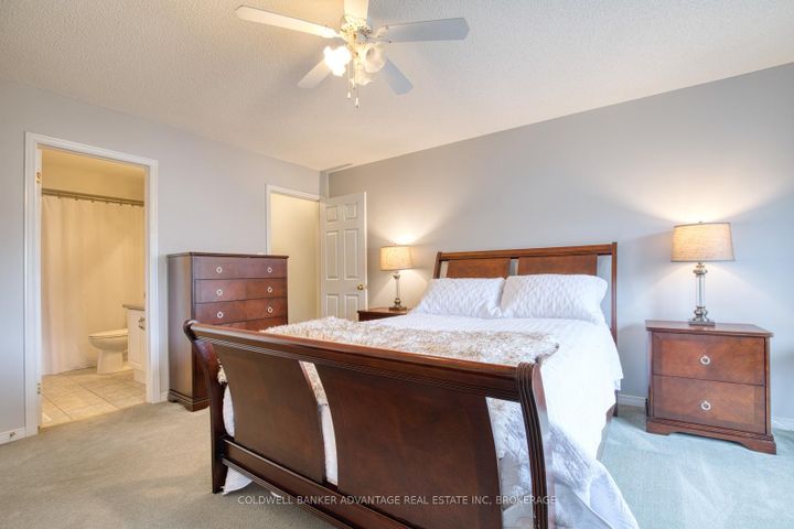 Photo 15 at 2 - 800 Paramount Drive, Stoney Creek Mountain, Hamilton