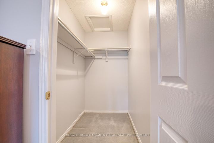 Photo 16 at 2 - 800 Paramount Drive, Stoney Creek Mountain, Hamilton