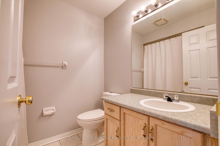 Photo 19 at 2 - 800 Paramount Drive, Stoney Creek Mountain, Hamilton