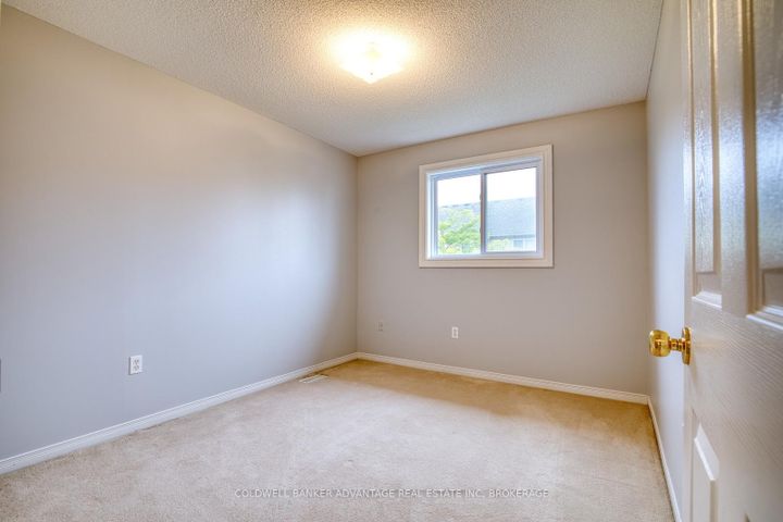 Photo 20 at 2 - 800 Paramount Drive, Stoney Creek Mountain, Hamilton