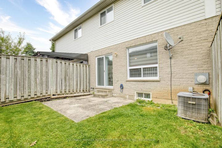 Photo 26 at 2 - 800 Paramount Drive, Stoney Creek Mountain, Hamilton