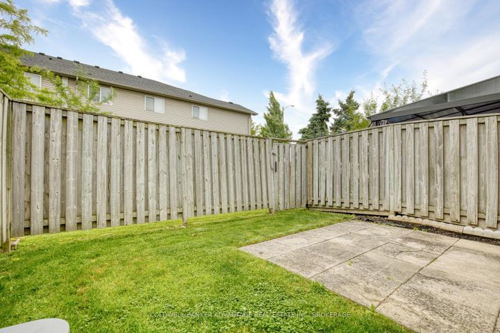 Photo 27 at 2 - 800 Paramount Drive, Stoney Creek Mountain, Hamilton