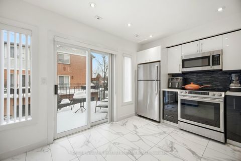 Photo 13 at 132 - 83 Mondeo Drive, Dorset Park, Toronto