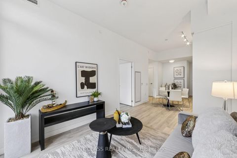 Photo 11 at S3409 - 8 Olympic Garden Drive, Newtonbrook East, Toronto