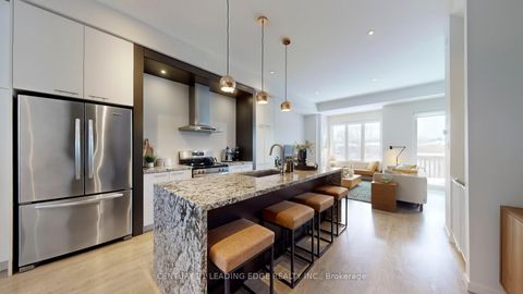 Photo 9 at 42 Genuine Lane, Doncrest, Richmond Hill