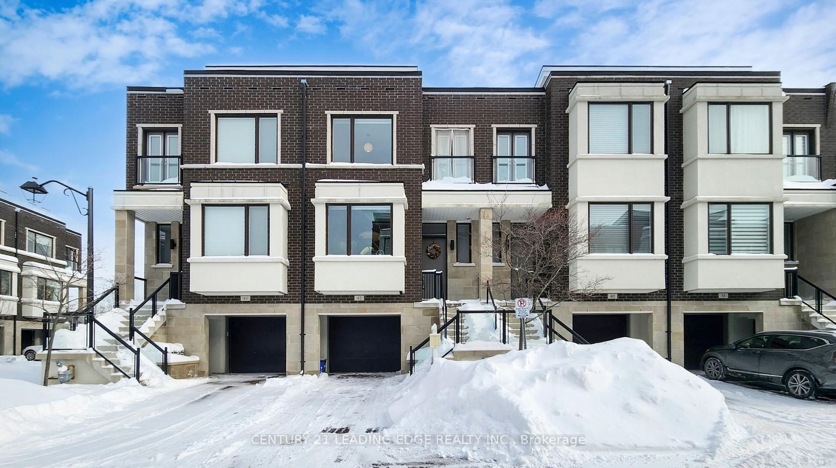 42 Genuine Lane, Doncrest, Richmond Hill photo number 2