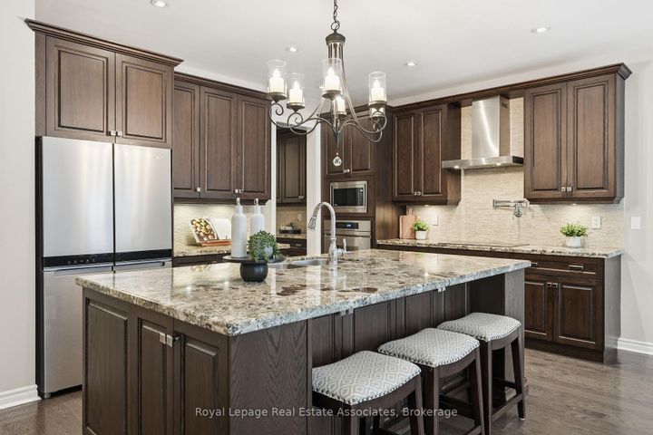 Photo 12 at 290 Eaton Street, Georgetown, Halton Hills