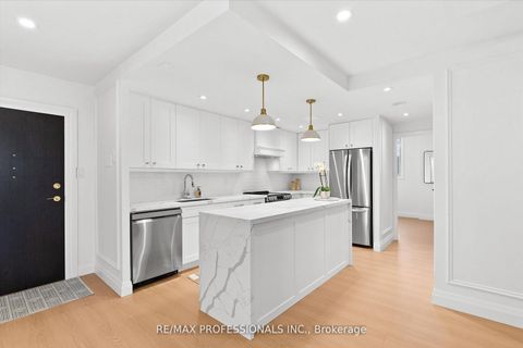 Photo 4 at 508 - 820 Burnhamthorpe Road, Markland Wood, Toronto