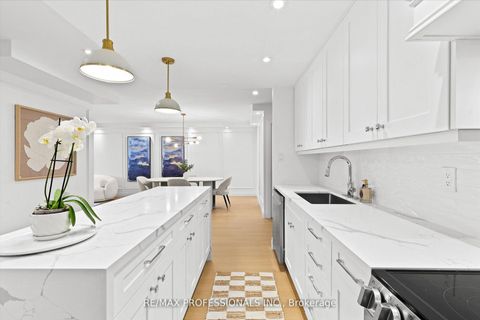 Photo 8 at 508 - 820 Burnhamthorpe Road, Markland Wood, Toronto