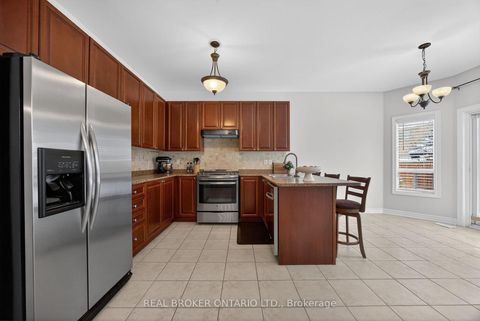 Photo 10 at 144 Sovereign's Gate, Shore, Barrie