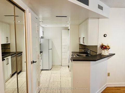 Photo 6 at 406 - 1001 Bay Street, Bay Street Corridor, Toronto