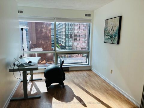 Photo 10 at 406 - 1001 Bay Street, Bay Street Corridor, Toronto