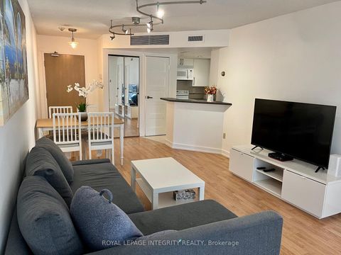 Photo 11 at 406 - 1001 Bay Street, Bay Street Corridor, Toronto