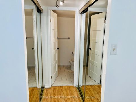 Photo 14 at 406 - 1001 Bay Street, Bay Street Corridor, Toronto