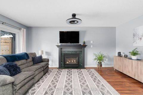 Photo 15 at 16 Girdwood Drive, Holly, Barrie