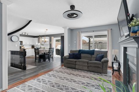 Photo 17 at 16 Girdwood Drive, Holly, Barrie