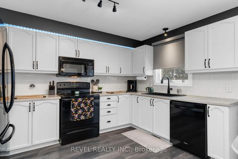 Photo 21 at 16 Girdwood Drive, Holly, Barrie