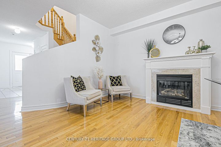 Photo 6 at 29 Eminence Road, Patterson, Vaughan