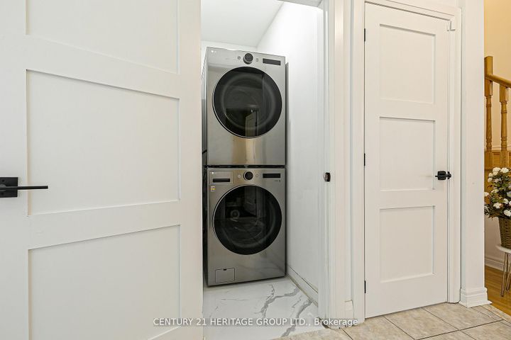 Photo 15 at 29 Eminence Road, Patterson, Vaughan