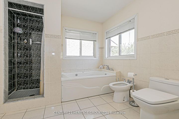 Photo 20 at 29 Eminence Road, Patterson, Vaughan