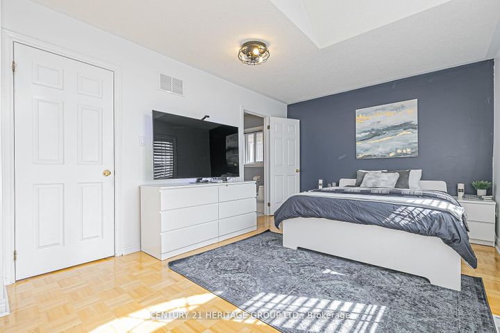 Photo 22 at 29 Eminence Road, Patterson, Vaughan