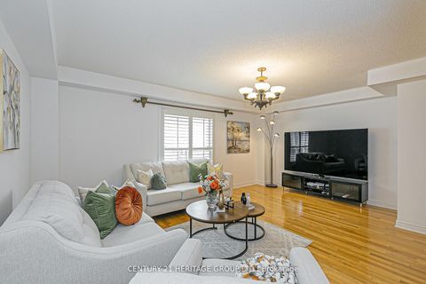 Photo 3 at 29 Eminence Road, Patterson, Vaughan