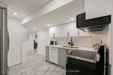 Photo 27 at 29 Eminence Road, Patterson, Vaughan