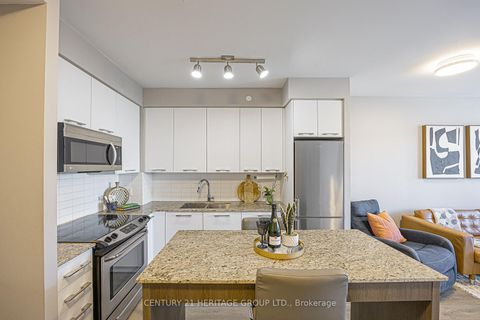 Photo 8 at 620 - 9471 Yonge Street, Observatory, Richmond Hill