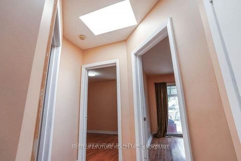 Photo 3 at 4 Gully Drive, Bendale, Toronto