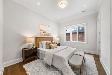 Photo 25 at 237 St Leonard's Avenue, York Mills, Toronto