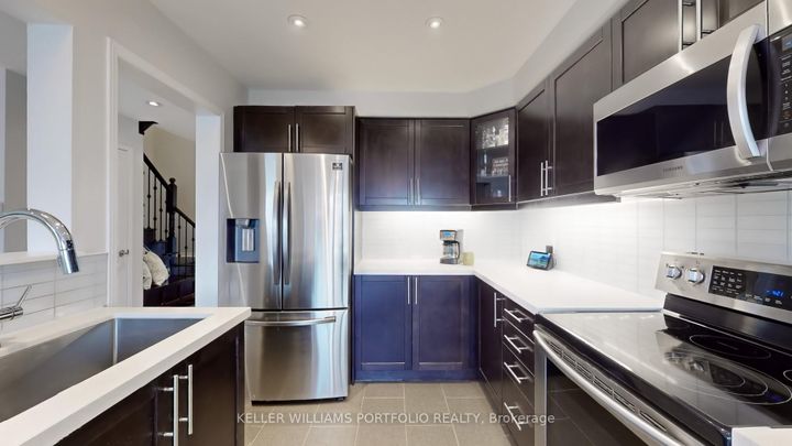 Photo 5 at 773 Miller Park Avenue, Bradford, Bradford West Gwillimbury