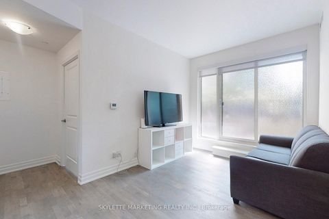 Photo 5 at 529A - 10 Rouge Valley Drive W, Unionville, Markham