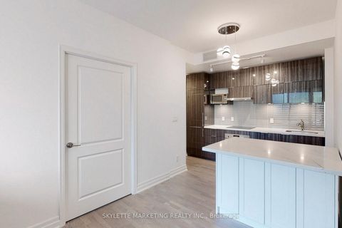 Photo 8 at 529A - 10 Rouge Valley Drive W, Unionville, Markham