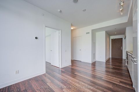 Photo 17 at 512 - 90 Queens Wharf Road, Waterfront Communities C1, Toronto