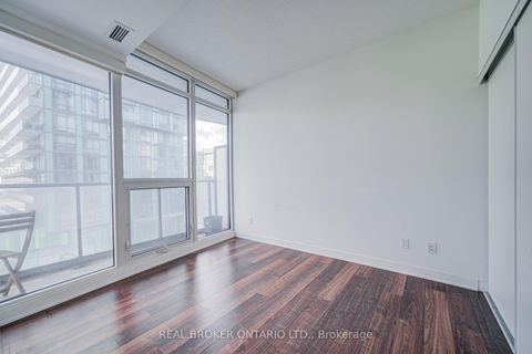 Photo 18 at 512 - 90 Queens Wharf Road, Waterfront Communities C1, Toronto