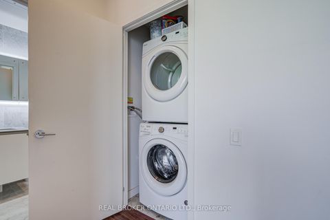 Photo 21 at 512 - 90 Queens Wharf Road, Waterfront Communities C1, Toronto