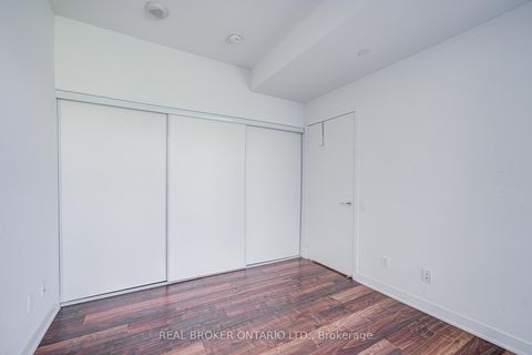 Photo 22 at 512 - 90 Queens Wharf Road, Waterfront Communities C1, Toronto