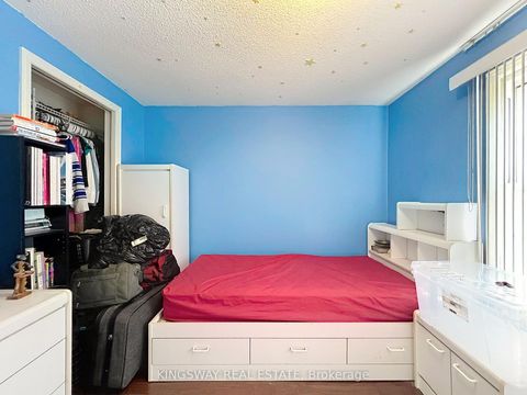 Photo 5 at 55 Copperwood Square, Milliken, Toronto