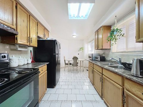 Photo 36 at 55 Copperwood Square, Milliken, Toronto