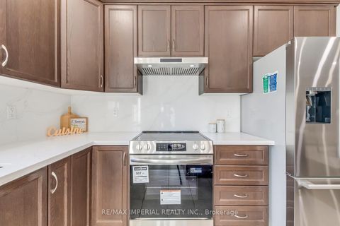 Photo 21 at 43 Sibella Way, Vellore Village, Vaughan