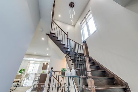 Photo 30 at 43 Sibella Way, Vellore Village, Vaughan