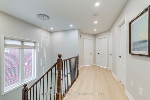 Photo 33 at 43 Sibella Way, Vellore Village, Vaughan