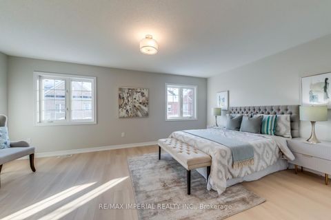 Photo 34 at 43 Sibella Way, Vellore Village, Vaughan