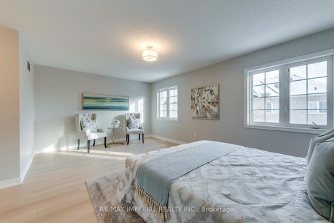 Photo 37 at 43 Sibella Way, Vellore Village, Vaughan
