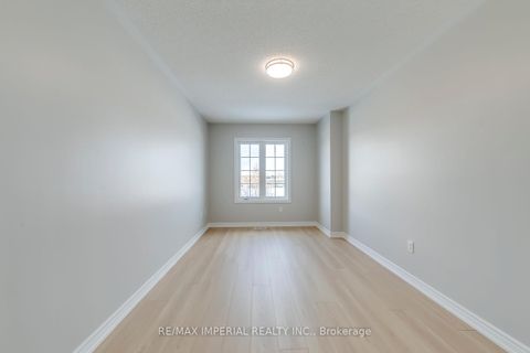 Photo 43 at 43 Sibella Way, Vellore Village, Vaughan