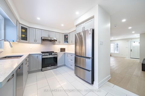 Photo 7 at 26 Moresby Street, Langstaff, Richmond Hill